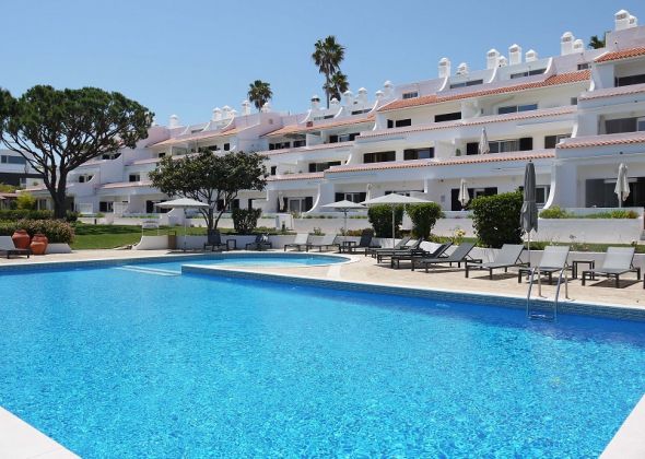 Val Verde apartments