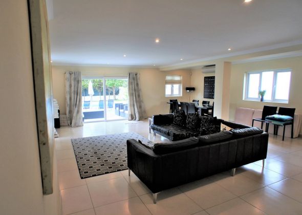 61 vale do garrao living area