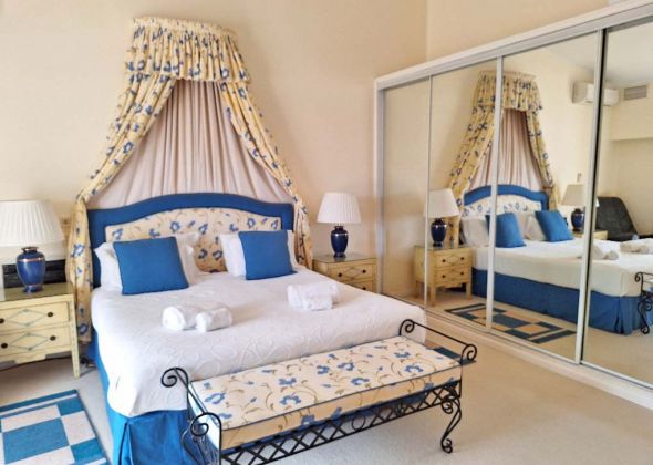 707 vale do lobo - First floor master double bedroom