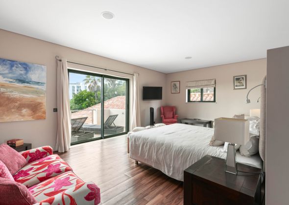 386 vale do lobo upstairs double