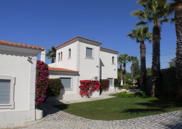 11 val verde side view with garden