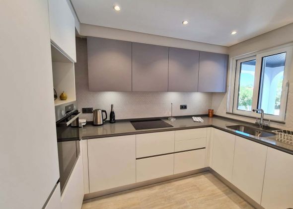 490 lakeside kitchen