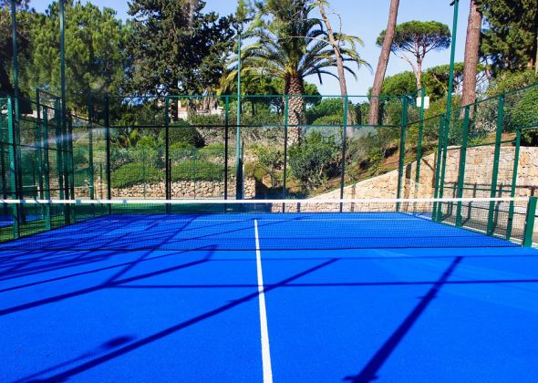 Four Seasons Country Club padel courts