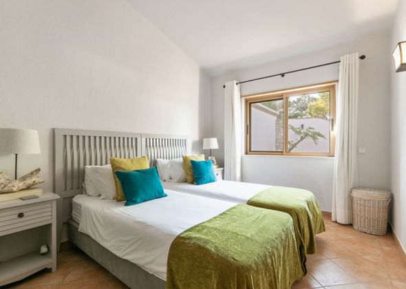 651 vale do lobo 3rd twin bedroom