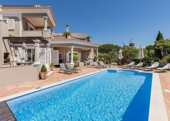 715 Dunas Douradas pool area