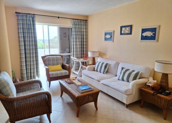 311 val verde living area