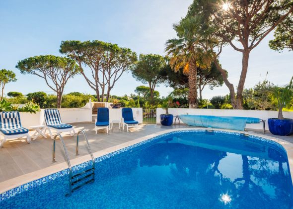 803 vale do lobo pool