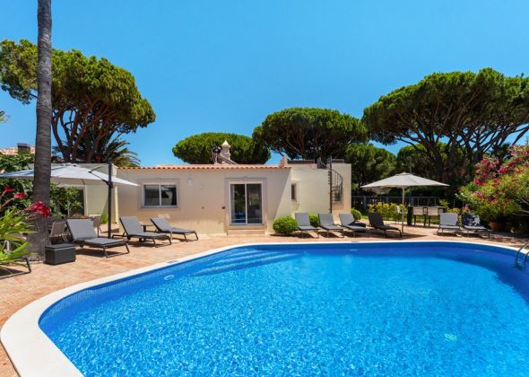 515 vale do lobo and pool