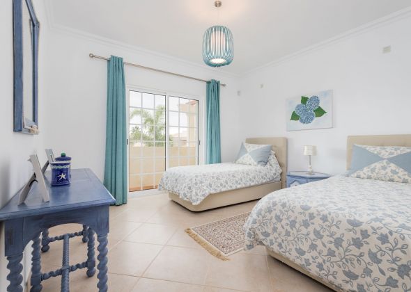 148 Varandas do Lago First Floor twin bedroom