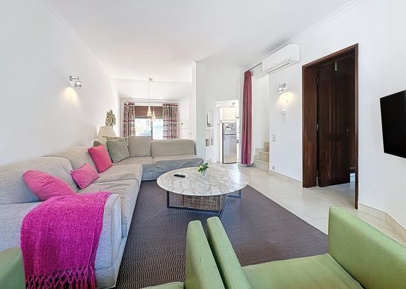 102 vale do lobo living area