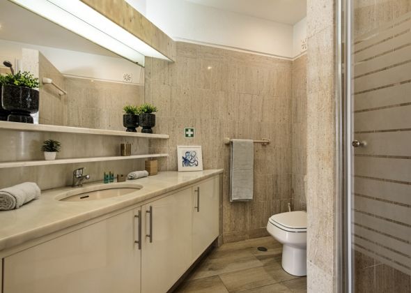 311B dunas douradas shower room