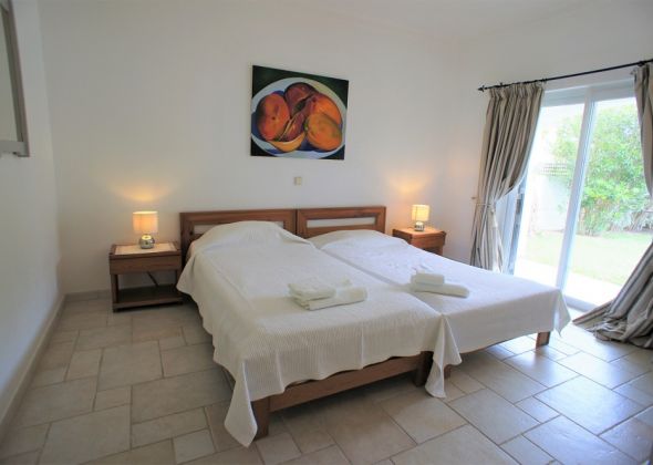 61 vale do garrao twin bedroom