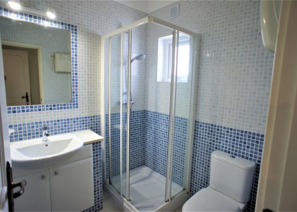 61 vale do garrao shower room