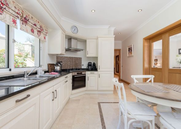 715 Dunas Douradas 2nd kitchen