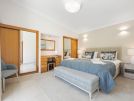 515 vale do lobo master bedroom