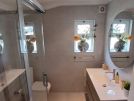 655c vale do lobo shower room