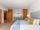 651 vale do lobo master bedroom