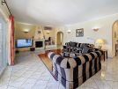 5 val verde living area