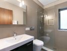 386 vale do lobo ground floor shower room