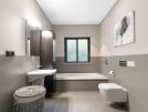 386 vale do lobo ground floor bathroom