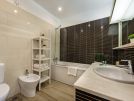 311B Dunas Douradas en-suite bathroom