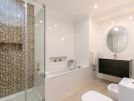 879ab vale do lobo en-suite bathroom