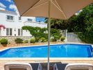 604 vale do lobo pool area