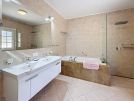 5 val verde en-suite to master bedroom