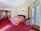5 val verde double bedroom