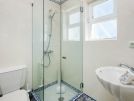 604 vale do lobo en-suite shower room